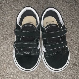 Toddler black/white Vans